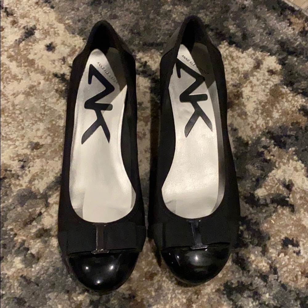 Small wedge dress shoes
